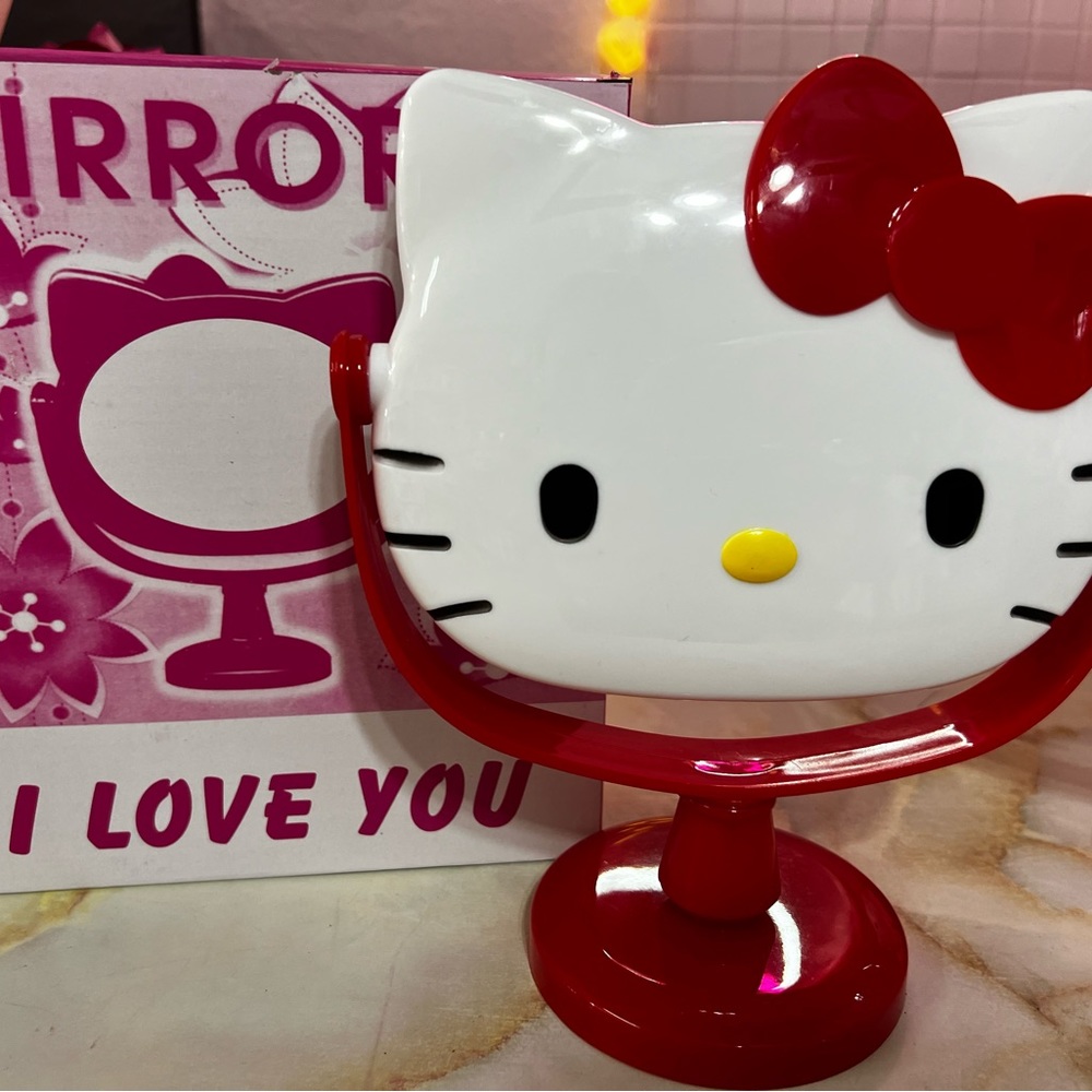 Hello kitty mirror - Picture 3 of 3